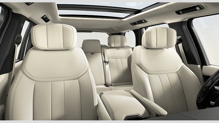 2025 Nowy Land Rover Range Rover Satynowy srebrny Flux Silver P530 MHEV STANDARD WHEELBASE (SWB) Autobiography